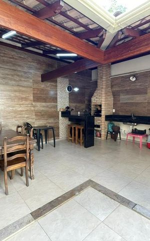 Casa à venda com 240m², 3 quartos e 3 vagas