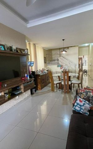 Casa à venda com 240m², 3 quartos e 3 vagas