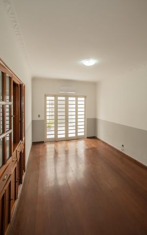 Casa para alugar com 178m², 4 quartos e 2 vagas Casa para alugar com 178m², 4 quartos e 2 vagasSala de Jantar
