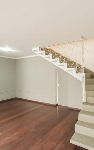 Casa para alugar com 178m², 4 quartos e 2 vagas Casa para alugar com 178m², 4 quartos e 2 vagasSala