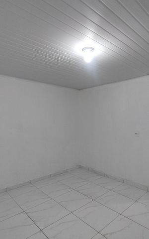 Casa à venda com 70m², 2 quartos e sem vaga Casa à venda com 70m², 2 quartos e sem vagaSala
