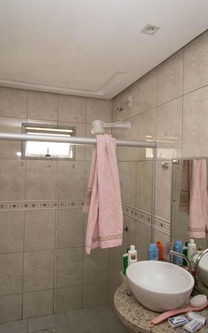 Casa de condomínio para alugar com 460m², 5 quartos e 4 vagas Casa de condomínio para alugar com 460m², 5 quartos e 4 vagasBanheiro Social