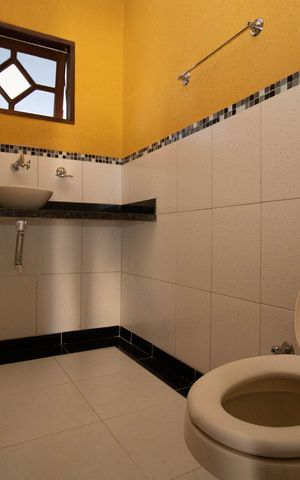 Casa de condomínio para alugar com 460m², 5 quartos e 4 vagas Casa de condomínio para alugar com 460m², 5 quartos e 4 vagasLavabo