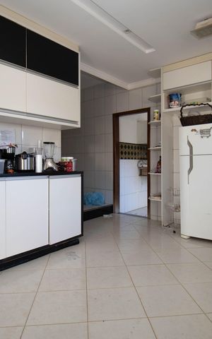 Casa de condomínio para alugar com 460m², 5 quartos e 4 vagas Casa de condomínio para alugar com 460m², 5 quartos e 4 vagasCozinha