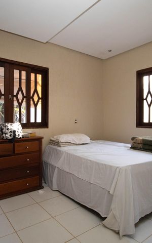 Casa de condomínio para alugar com 460m², 5 quartos e 4 vagas Casa de condomínio para alugar com 460m², 5 quartos e 4 vagasSuíte