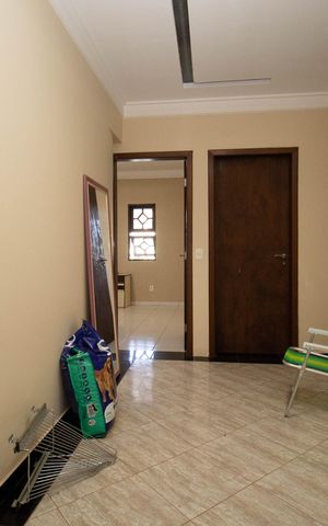 Casa de condomínio para alugar com 460m², 5 quartos e 4 vagas Casa de condomínio para alugar com 460m², 5 quartos e 4 vagasCorredor