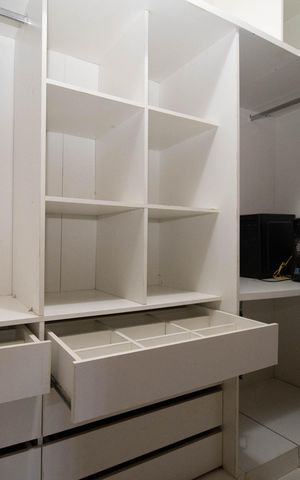 Casa de condomínio para alugar com 460m², 5 quartos e 4 vagas Casa de condomínio para alugar com 460m², 5 quartos e 4 vagasCloset da Suíte