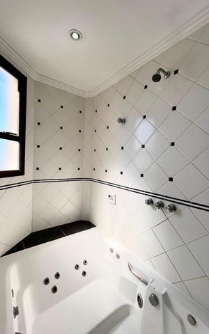 Apartamento para alugar com 140m², 3 quartos e 2 vagas Apartamento para alugar com 140m², 3 quartos e 2 vagasBanheiro da Suíte