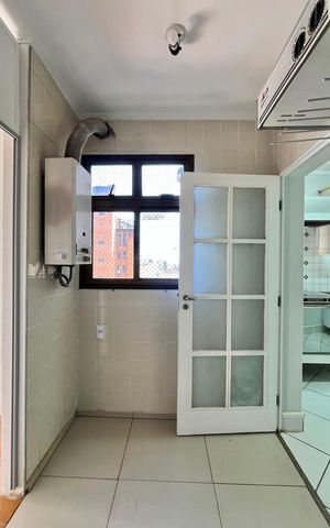 Apartamento para alugar com 140m², 3 quartos e 2 vagas Apartamento para alugar com 140m², 3 quartos e 2 vagasÁrea de Serviço