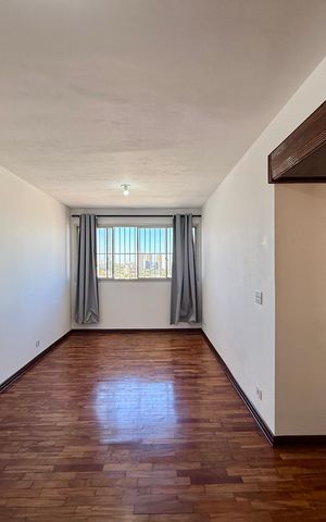 Apartamento à venda com 114m², 3 quartos e 1 vaga Apartamento à venda com 114m², 3 quartos e 1 vagaSala