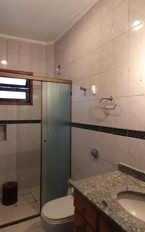 Casa para alugar com 168m², 2 quartos e 1 vagaBanheiro