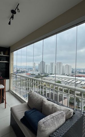 Apartamento à venda com 113m², 3 quartos e 3 vagas Apartamento à venda com 113m², 3 quartos e 3 vagasVaranda