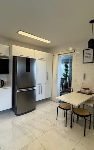 Apartamento à venda com 113m², 3 quartos e 3 vagas Apartamento à venda com 113m², 3 quartos e 3 vagasCozinha