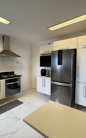 Apartamento à venda com 113m², 3 quartos e 3 vagas Apartamento à venda com 113m², 3 quartos e 3 vagasCozinha