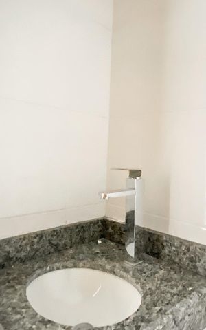 Apartamento à venda com 37m², 2 quartos e 1 vaga Apartamento à venda com 37m², 2 quartos e 1 vagaBanheiro