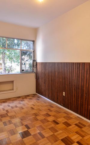 Casa à venda com 300m², 4 quartos e 2 vagas Casa à venda com 300m², 4 quartos e 2 vagasQuarto 1