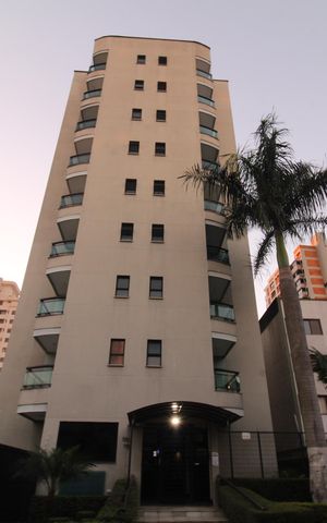 Apartamento à venda com 100m², 3 quartos e 3 vagasFachada