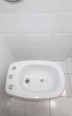 Apartamento à venda com 100m², 3 quartos e 3 vagas Quarto 3 - Banheiro