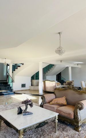 Casa à venda com 900m², 5 quartos e 12 vagas