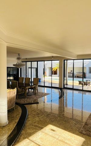 Casa à venda com 900m², 5 quartos e 12 vagas