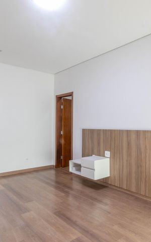 Casa à venda com 291m², 4 quartos e 3 vagas