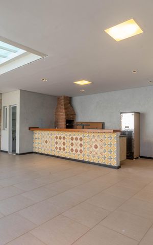 Casa à venda com 291m², 4 quartos e 3 vagas