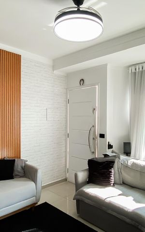 Casa à venda com 125m², 2 quartos e 3 vagas Casa à venda com 125m², 2 quartos e 3 vagasSala