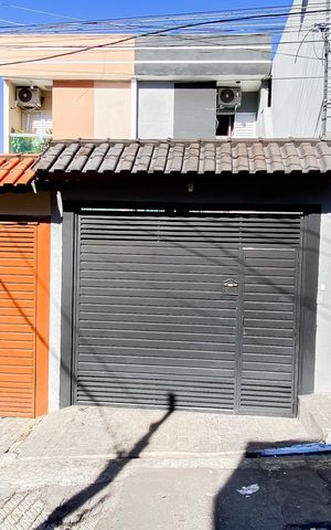Casa à venda com 125m², 2 quartos e 3 vagas Casa à venda com 125m², 2 quartos e 3 vagasFachada