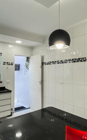 Casa à venda com 125m², 2 quartos e 3 vagas Casa à venda com 125m², 2 quartos e 3 vagasCozinha