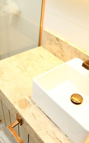Casa à venda com 180m², 3 quartos e 2 vagasBanheiro da suíte