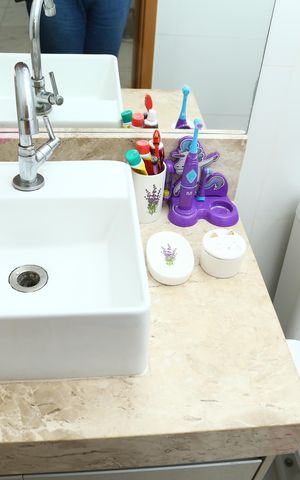Casa à venda com 180m², 3 quartos e 2 vagasBanheiro