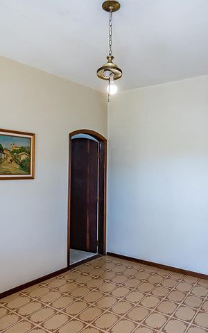 Casa à venda com 200m², 3 quartos e 2 vagas Casa à venda com 200m², 3 quartos e 2 vagasSala
