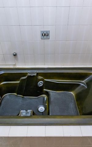 Casa à venda com 200m², 3 quartos e 2 vagas Casa à venda com 200m², 3 quartos e 2 vagasBanheiro suite