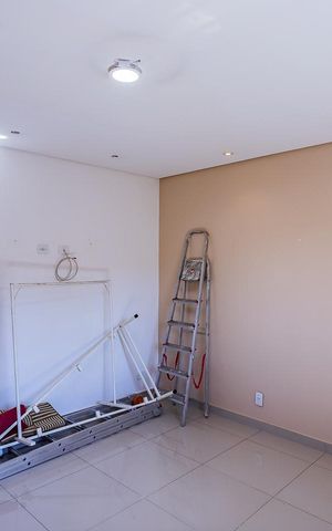 Casa à venda com 200m², 3 quartos e 2 vagas Casa à venda com 200m², 3 quartos e 2 vagasSala - edícula