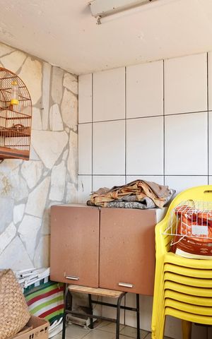 Casa à venda com 313m², 5 quartos e 3 vagas Casa à venda com 313m², 5 quartos e 3 vagasQuarto 5