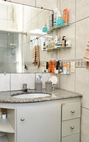 Casa à venda com 313m², 5 quartos e 3 vagas Casa à venda com 313m², 5 quartos e 3 vagasBanheiro Social