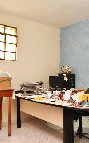 Casa à venda com 313m², 5 quartos e 3 vagas Casa à venda com 313m², 5 quartos e 3 vagasQuarto 3