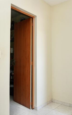 Casa à venda com 313m², 5 quartos e 3 vagas Casa à venda com 313m², 5 quartos e 3 vagasCozinha - Dispensa