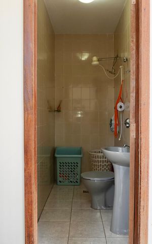 Casa à venda com 313m², 5 quartos e 3 vagas Casa à venda com 313m², 5 quartos e 3 vagasLavabo