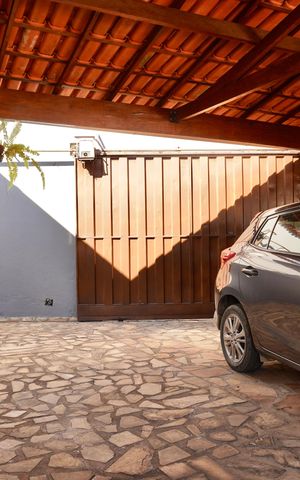 Casa à venda com 313m², 5 quartos e 3 vagas Casa à venda com 313m², 5 quartos e 3 vagasGaragem