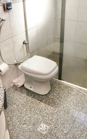Casa à venda com 313m², 5 quartos e 3 vagas Casa à venda com 313m², 5 quartos e 3 vagasBanheiro Social