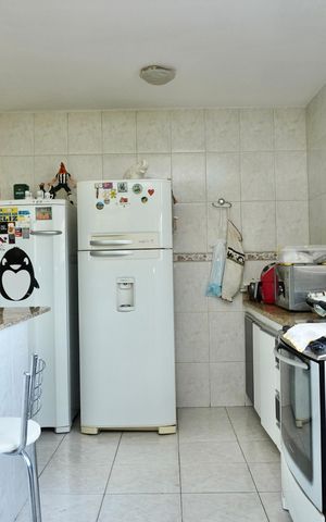 Casa à venda com 313m², 5 quartos e 3 vagas Casa à venda com 313m², 5 quartos e 3 vagasCozinha