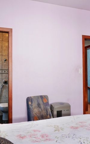Casa à venda com 313m², 5 quartos e 3 vagas Casa à venda com 313m², 5 quartos e 3 vagasSuíte
