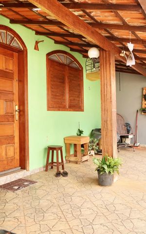 Casa à venda com 313m², 5 quartos e 3 vagas Casa à venda com 313m², 5 quartos e 3 vagasVaranda