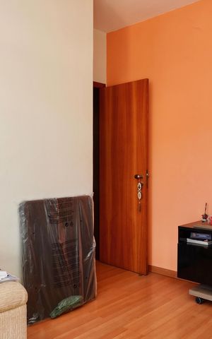 Casa à venda com 313m², 5 quartos e 3 vagas Casa à venda com 313m², 5 quartos e 3 vagasQuarto 2