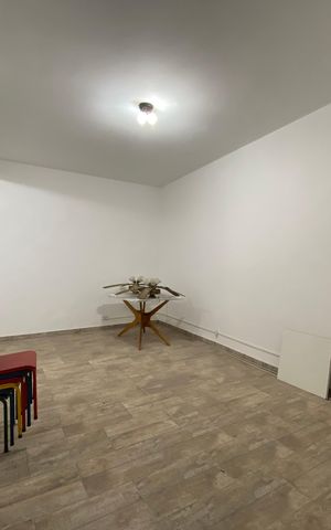 Casa para alugar com 185m², 3 quartos e 2 vagas Casa para alugar com 185m², 3 quartos e 2 vagasSala externa Sub-solo