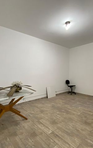 Casa para alugar com 185m², 3 quartos e 2 vagas Casa para alugar com 185m², 3 quartos e 2 vagasSala externa Sub-solo