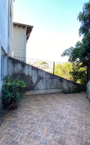 Casa para alugar com 185m², 3 quartos e 2 vagas Casa para alugar com 185m², 3 quartos e 2 vagasQuintal