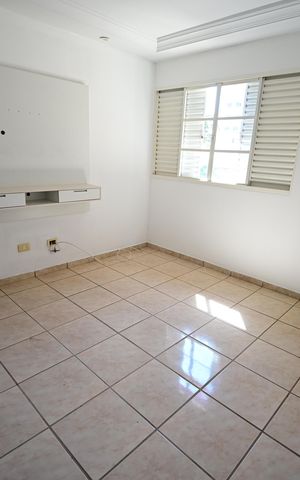 Casa para alugar com 240m², 4 quartos e 4 vagas