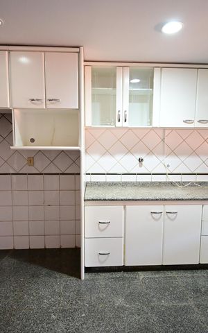 Casa para alugar com 240m², 4 quartos e 4 vagas